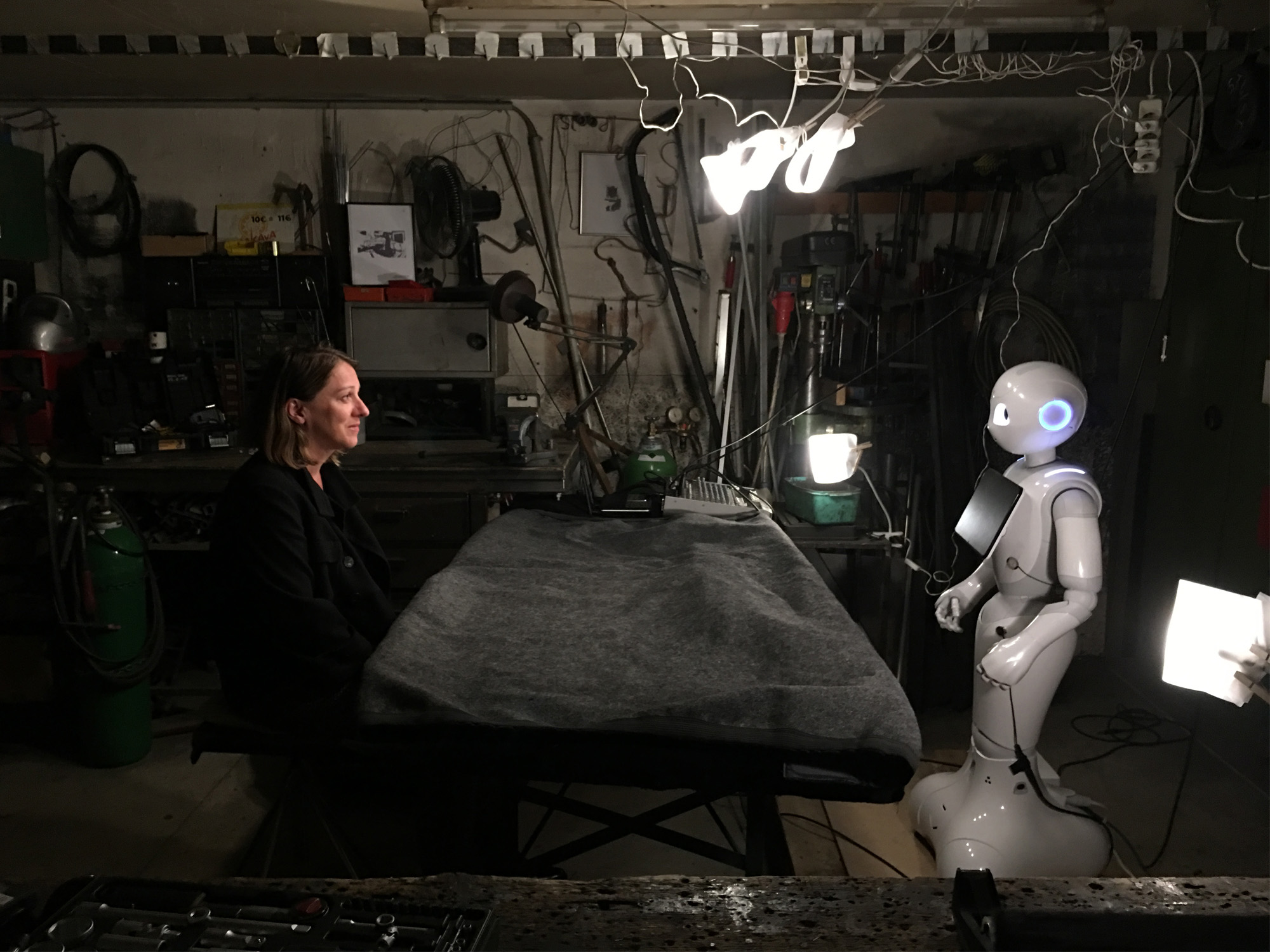 H.A.U.S. Performance “The Robot is Present” at Ars Electronica 2017