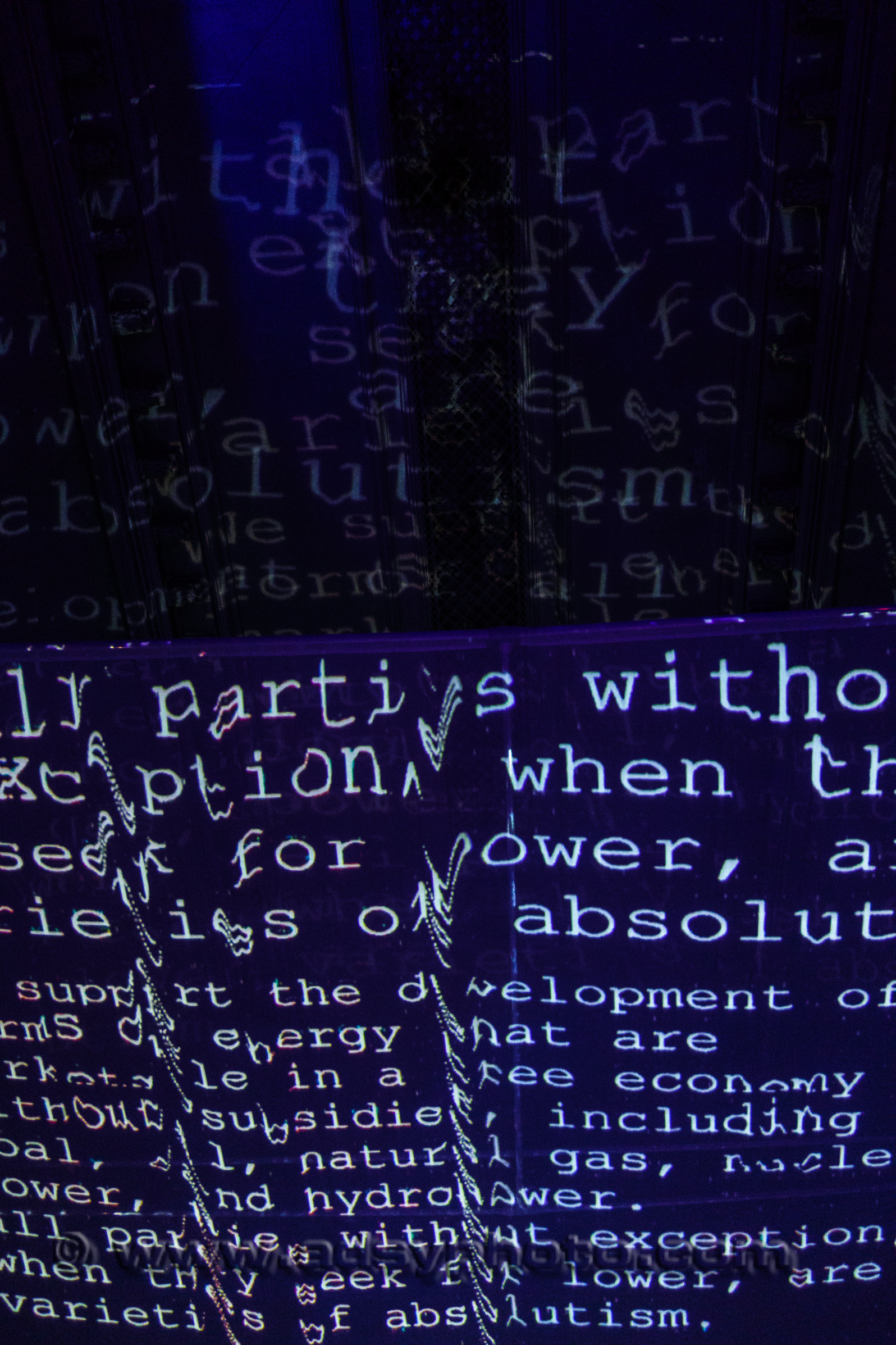 Roussel-Machine; a text-AI to liquify lingo-spatial assemblages