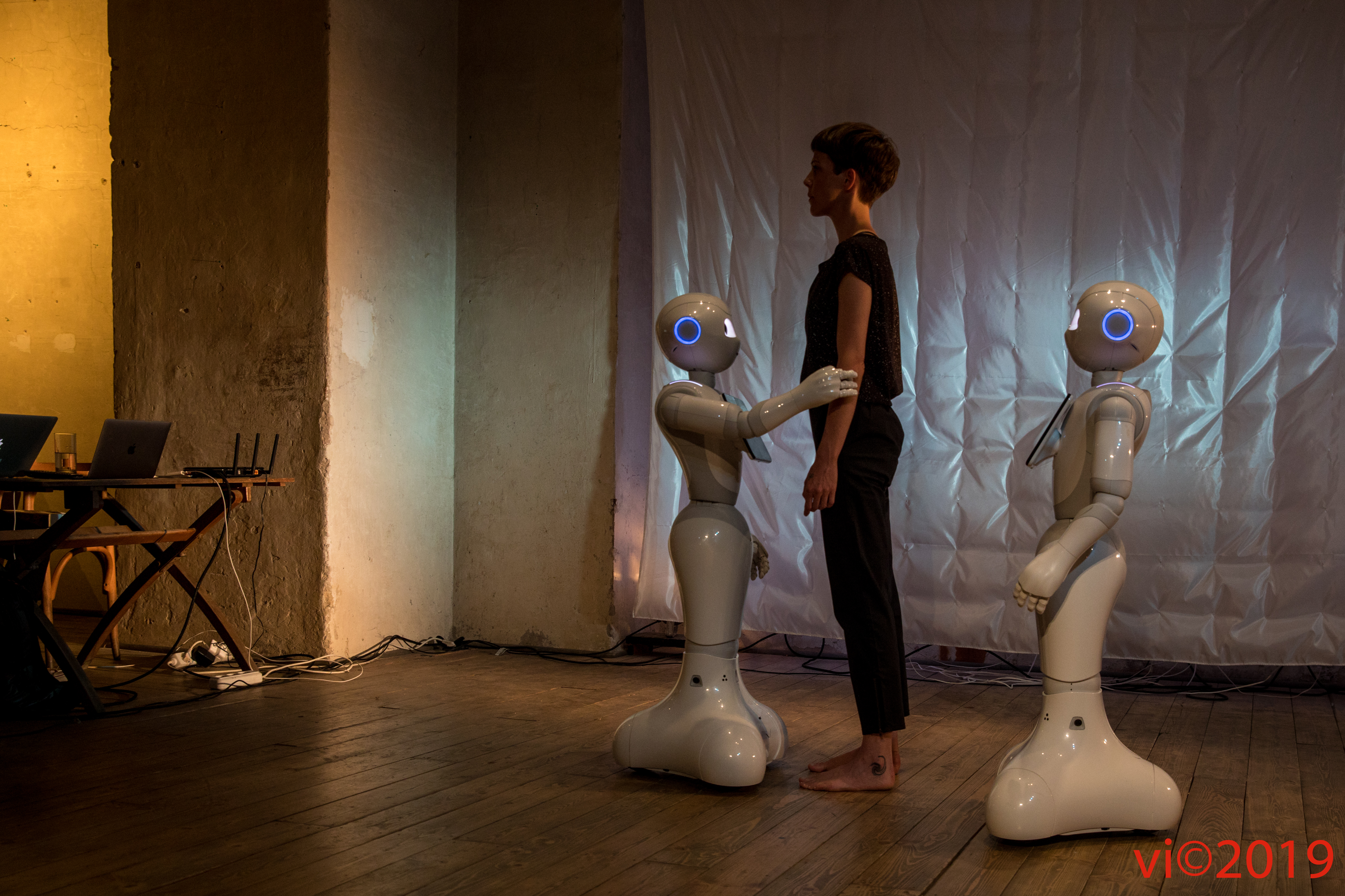 upcoming> Tanz-Performance cycle 7, mit Gespräch Robotik, KI und Forschung in Performance- und Raumkunst