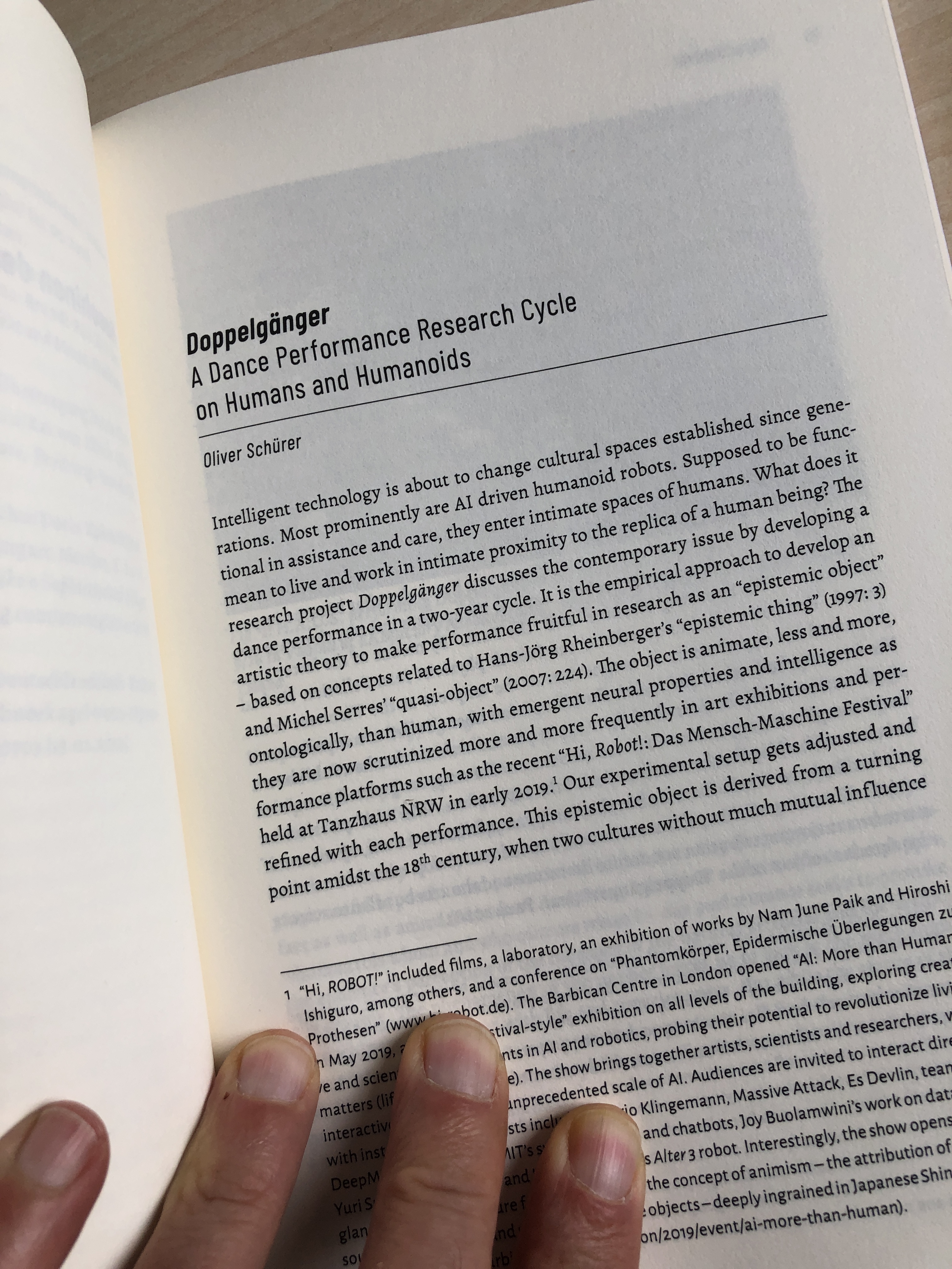 Book publication “Things that dance / Tanz der Dinge”, a short version of the “Doppelgänger performance cycle” concept