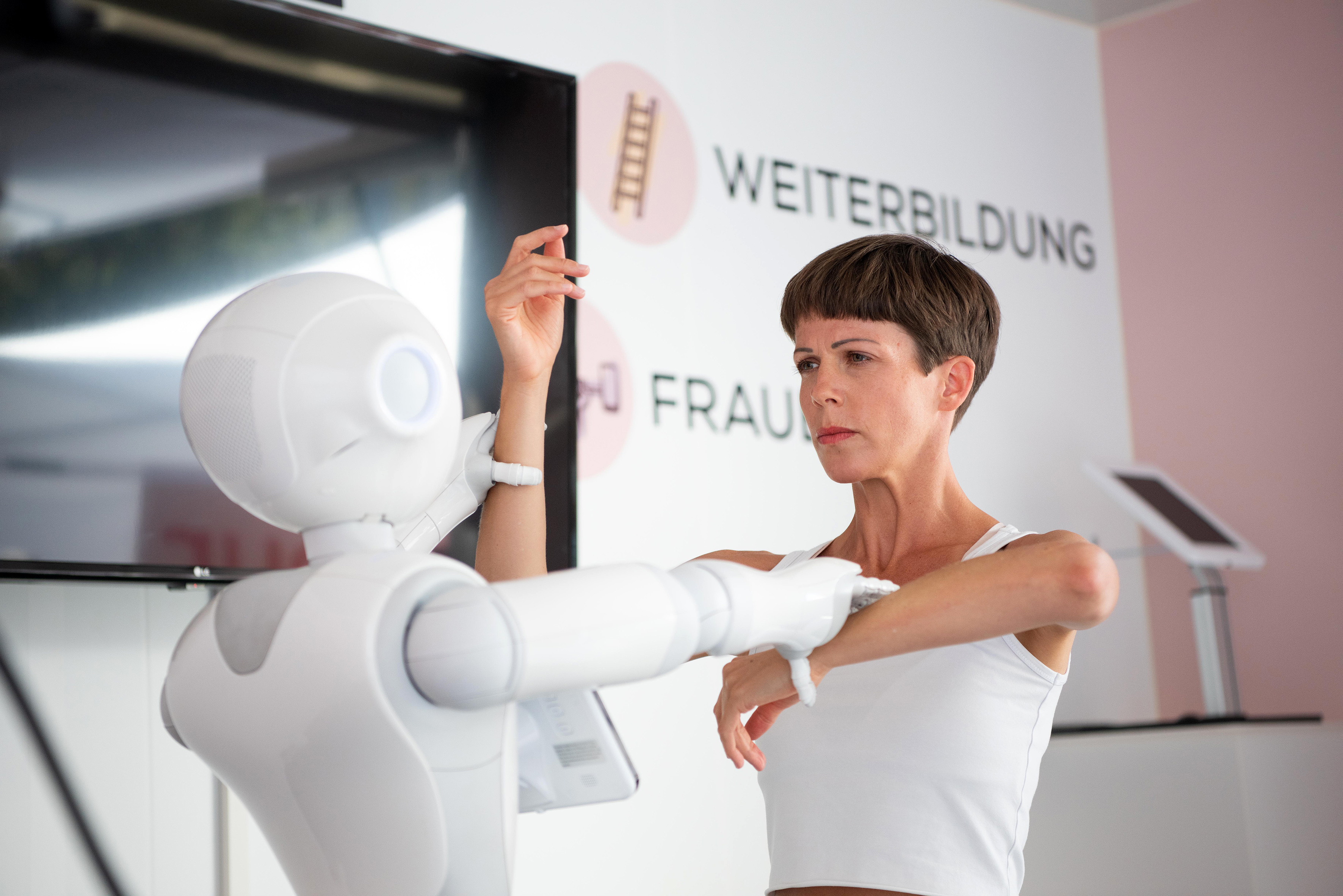 Arbeit – Digital – Affektiv; 3 Tanz-Performances und 1 Raum-Spiel in Wien