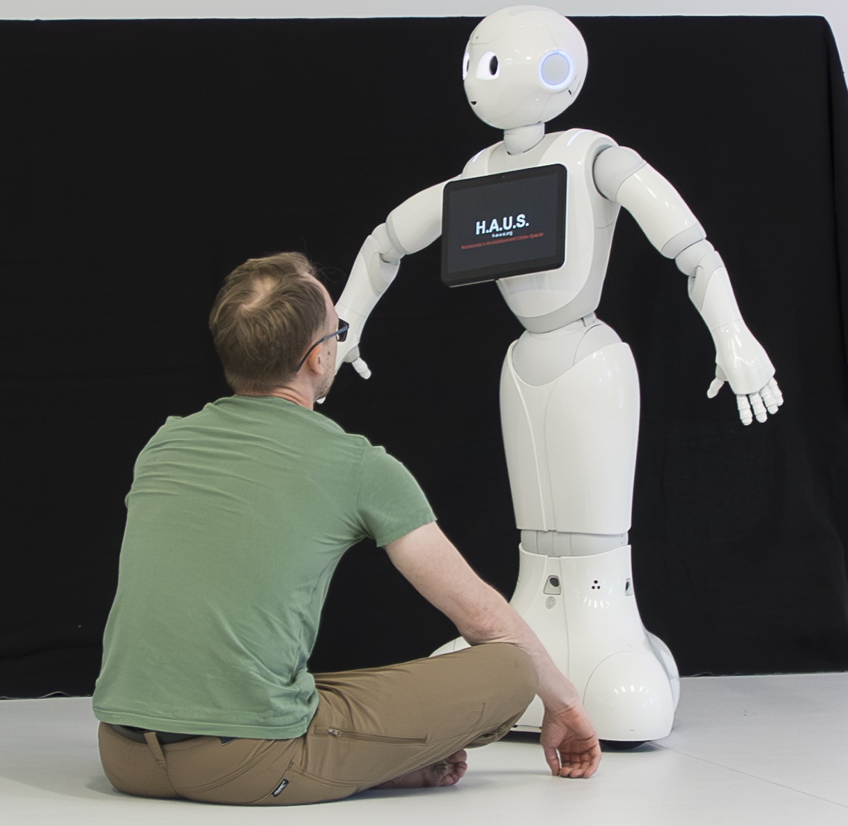 Performing “Touched by AI?” at the “eBazar” @ PH Vienna